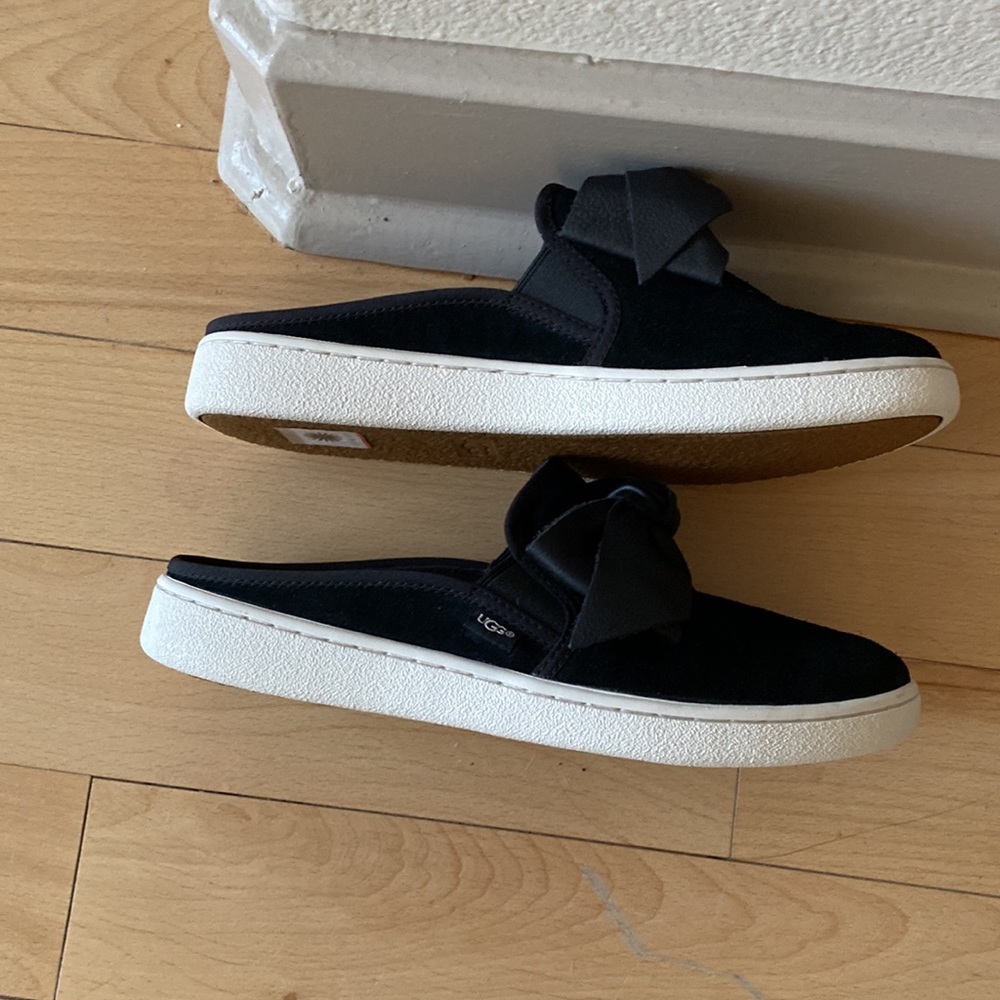 Shoes - Picture 3 of 4